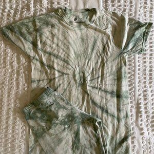 Amber Richele Green Tie Dye Crewneck Tee & Bike Shorts